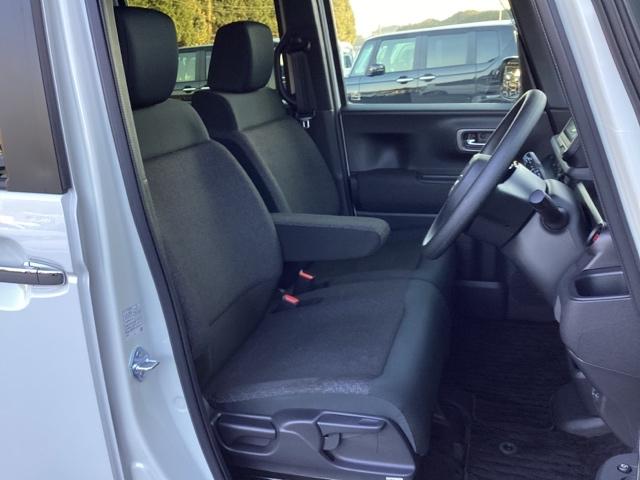 N-BOXカスタム ベースグレード USB接続 CMBS Dレコ 禁煙 オートエアコン スマートキ LED 盗難防止装置 クルコン ETC バックカメラ フルセグTV パワーステアリング エアバッグ ESC フリーキー(16枚目)