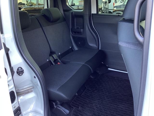 N-BOXカスタム ベースグレード USB接続 CMBS Dレコ 禁煙 オートエアコン スマートキ LED 盗難防止装置 クルコン ETC バックカメラ フルセグTV パワーステアリング エアバッグ ESC フリーキー(17枚目)