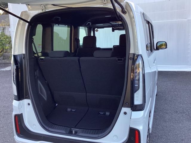 N-BOXカスタム ベースグレード USB接続 CMBS Dレコ 禁煙 オートエアコン スマートキ LED 盗難防止装置 クルコン ETC バックカメラ フルセグTV パワーステアリング エアバッグ ESC フリーキー(18枚目)