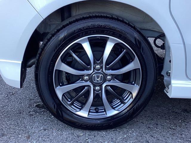 N-BOXカスタム ベースグレード USB接続 CMBS Dレコ 禁煙 オートエアコン スマートキ LED 盗難防止装置 クルコン ETC バックカメラ フルセグTV パワーステアリング エアバッグ ESC フリーキー(20枚目)