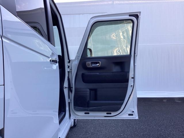 N-BOXカスタム ベースグレード USB接続 CMBS Dレコ 禁煙 オートエアコン スマートキ LED 盗難防止装置 クルコン ETC バックカメラ フルセグTV パワーステアリング エアバッグ ESC フリーキー(27枚目)