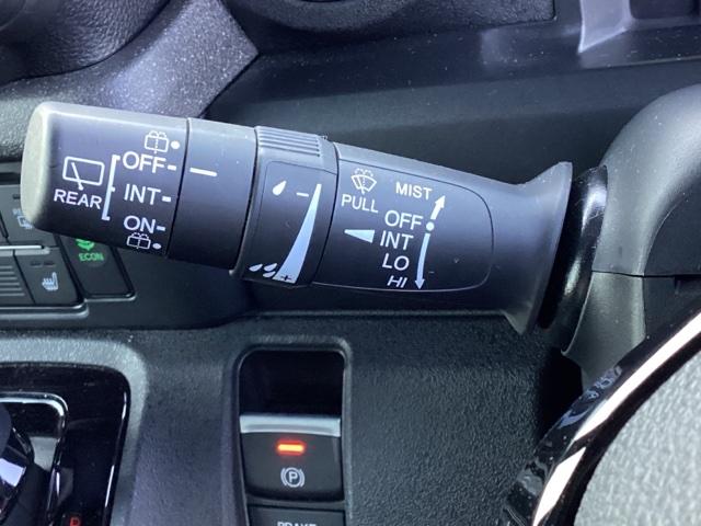 N-BOXカスタム ベースグレード USB接続 CMBS Dレコ 禁煙 オートエアコン スマートキ LED 盗難防止装置 クルコン ETC バックカメラ フルセグTV パワーステアリング エアバッグ ESC フリーキー(35枚目)