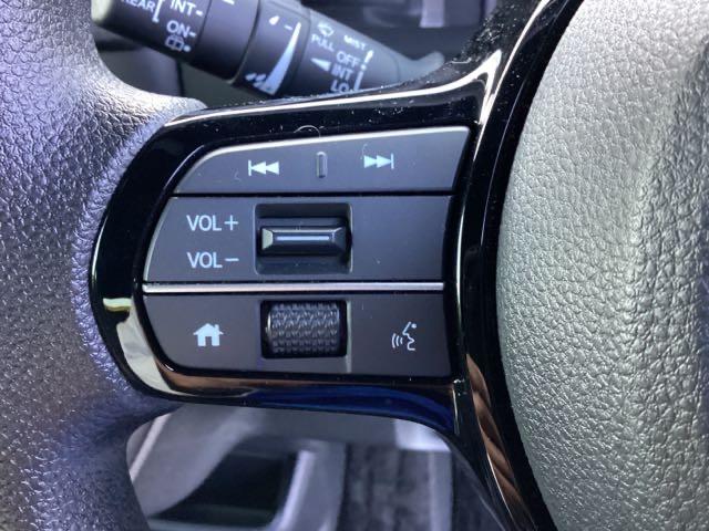 N-BOXカスタム ベースグレード USB接続 CMBS Dレコ 禁煙 オートエアコン スマートキ LED 盗難防止装置 クルコン ETC バックカメラ フルセグTV パワーステアリング エアバッグ ESC フリーキー(37枚目)