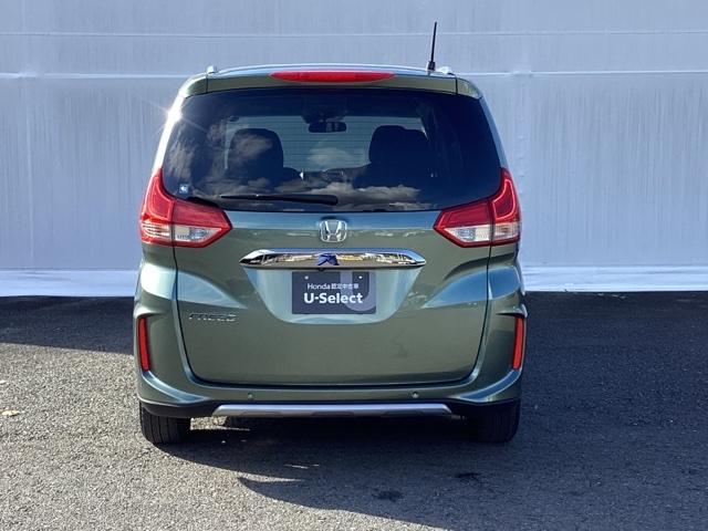 フリード クロスター・ホンダセンシング　ホンダ純正メモリーナビ　フルセグＴＶ　両ＰＳＤ　地デジ　エアバック　Ｉストップ　ＶＳＡ　リヤカメラ　ＤＶＤ再生　ウォークスルー　イモビライザー　キーフリー　パワステ　クルコン　ＡＡＣ　ＬＥＤライト（9枚目）
