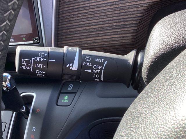 フリード クロスター・ホンダセンシング　ホンダ純正メモリーナビ　フルセグＴＶ　両ＰＳＤ　地デジ　エアバック　Ｉストップ　ＶＳＡ　リヤカメラ　ＤＶＤ再生　ウォークスルー　イモビライザー　キーフリー　パワステ　クルコン　ＡＡＣ　ＬＥＤライト（15枚目）