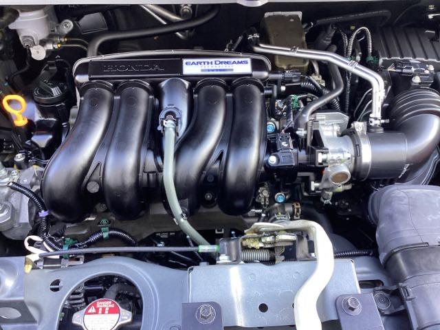 フリード クロスター・ホンダセンシング　ホンダ純正メモリーナビ　フルセグＴＶ　両ＰＳＤ　地デジ　エアバック　Ｉストップ　ＶＳＡ　リヤカメラ　ＤＶＤ再生　ウォークスルー　イモビライザー　キーフリー　パワステ　クルコン　ＡＡＣ　ＬＥＤライト（29枚目）