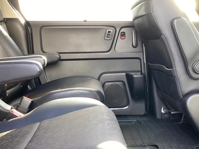 フリード クロスター・ホンダセンシング　ホンダ純正メモリーナビ　フルセグＴＶ　両ＰＳＤ　地デジ　エアバック　Ｉストップ　ＶＳＡ　リヤカメラ　ＤＶＤ再生　ウォークスルー　イモビライザー　キーフリー　パワステ　クルコン　ＡＡＣ　ＬＥＤライト（39枚目）