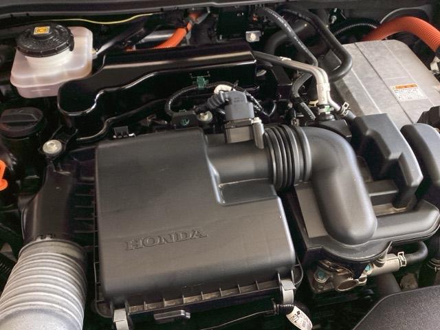 ヴェゼル ｅ：ＨＥＶＺ　純正ナビ　フルセグ　リアカメラ　衝突回避支援ブレーキ機能　スマキ　Ｐトランク　フルオートエアコン　Ｄレコ　エアバッグ　両席エアバック　Ｒカメ　パワーウィンドウ　ＬＥＤランプ　ソナー　クルーズＣ　ＵＳＢ（25枚目）