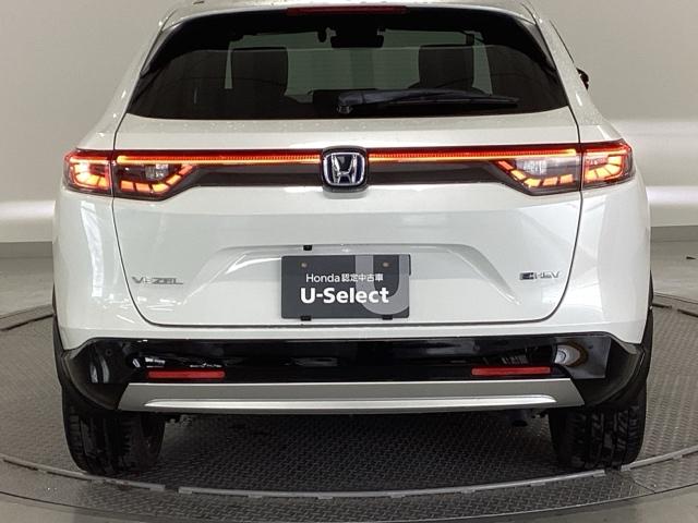 ヴェゼル ｅ：ＨＥＶＺ　純正ナビ　フルセグ　リアカメラ　衝突回避支援ブレーキ機能　スマキ　Ｐトランク　フルオートエアコン　Ｄレコ　エアバッグ　両席エアバック　Ｒカメ　パワーウィンドウ　ＬＥＤランプ　ソナー　クルーズＣ　ＵＳＢ（33枚目）