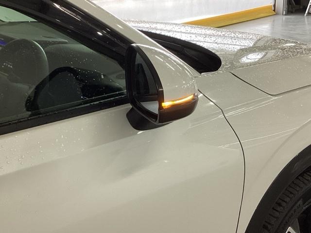 ヴェゼル ｅ：ＨＥＶＺ　純正ナビ　フルセグ　リアカメラ　衝突回避支援ブレーキ機能　スマキ　Ｐトランク　フルオートエアコン　Ｄレコ　エアバッグ　両席エアバック　Ｒカメ　パワーウィンドウ　ＬＥＤランプ　ソナー　クルーズＣ　ＵＳＢ（37枚目）