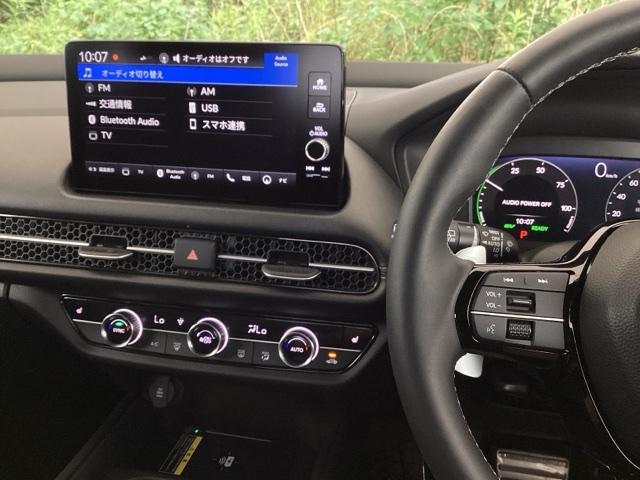 ＺＲ－Ｖ ｅ：ＨＥＶＺ特別仕様車ブラックスタイル　純正ナビ　フルセグ　リアカメラ　アラウンドビューモニター　ＬＥＤヘッドランプ　スマ－トキ－　クルコン　ＥＴＣ車載器　電動シート　禁煙　ドライブレコーダー　シートヒーター　本革シート　バックカメラ（2枚目）