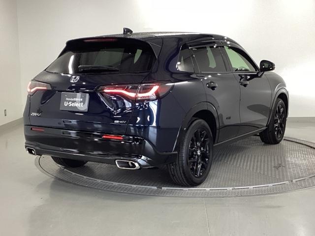 ＺＲ－Ｖ ｅ：ＨＥＶＺ特別仕様車ブラックスタイル　純正ナビ　フルセグ　リアカメラ　アラウンドビューモニター　ＬＥＤヘッドランプ　スマ－トキ－　クルコン　ＥＴＣ車載器　電動シート　禁煙　ドライブレコーダー　シートヒーター　本革シート　バックカメラ（8枚目）