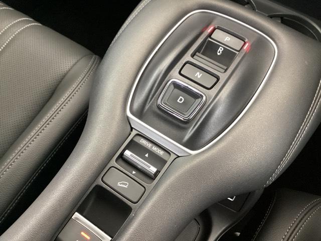 ＺＲ－Ｖ ｅ：ＨＥＶＺ特別仕様車ブラックスタイル　純正ナビ　フルセグ　リアカメラ　アラウンドビューモニター　ＬＥＤヘッドランプ　スマ－トキ－　クルコン　ＥＴＣ車載器　電動シート　禁煙　ドライブレコーダー　シートヒーター　本革シート　バックカメラ（14枚目）