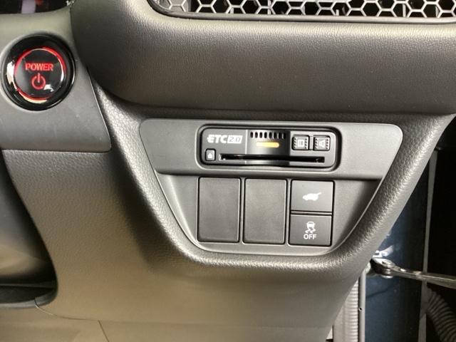 ＺＲ－Ｖ ｅ：ＨＥＶＺ特別仕様車ブラックスタイル　純正ナビ　フルセグ　リアカメラ　アラウンドビューモニター　ＬＥＤヘッドランプ　スマ－トキ－　クルコン　ＥＴＣ車載器　電動シート　禁煙　ドライブレコーダー　シートヒーター　本革シート　バックカメラ（16枚目）