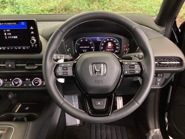 ＺＲ－Ｖ ｅ：ＨＥＶＺ特別仕様車ブラックスタイル　純正ナビ　フルセグ　リアカメラ　アラウンドビューモニター　ＬＥＤヘッドランプ　スマ－トキ－　クルコン　ＥＴＣ車載器　電動シート　禁煙　ドライブレコーダー　シートヒーター　本革シート　バックカメラ（17枚目）