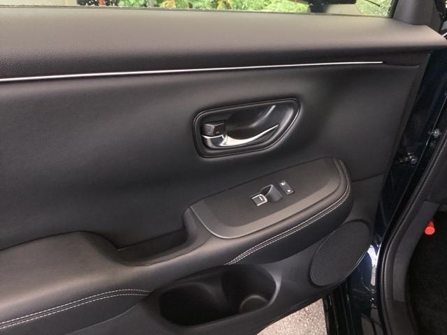 ＺＲ－Ｖ ｅ：ＨＥＶＺ特別仕様車ブラックスタイル　純正ナビ　フルセグ　リアカメラ　アラウンドビューモニター　ＬＥＤヘッドランプ　スマ－トキ－　クルコン　ＥＴＣ車載器　電動シート　禁煙　ドライブレコーダー　シートヒーター　本革シート　バックカメラ（35枚目）