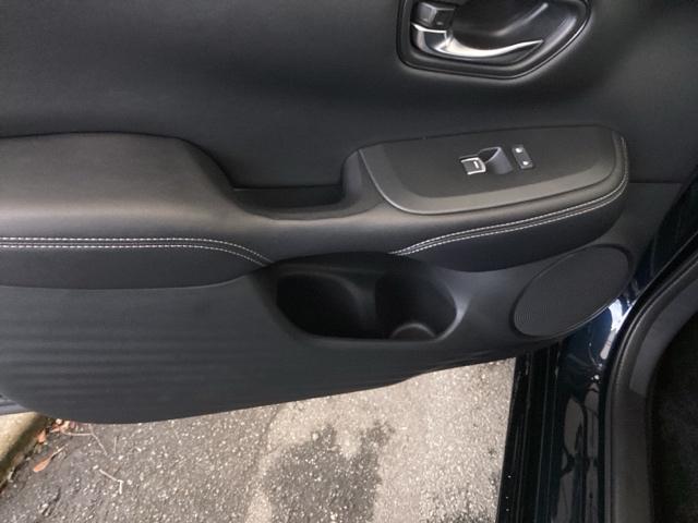 ＺＲ－Ｖ ｅ：ＨＥＶＺ特別仕様車ブラックスタイル　純正ナビ　フルセグ　リアカメラ　アラウンドビューモニター　ＬＥＤヘッドランプ　スマ－トキ－　クルコン　ＥＴＣ車載器　電動シート　禁煙　ドライブレコーダー　シートヒーター　本革シート　バックカメラ（36枚目）