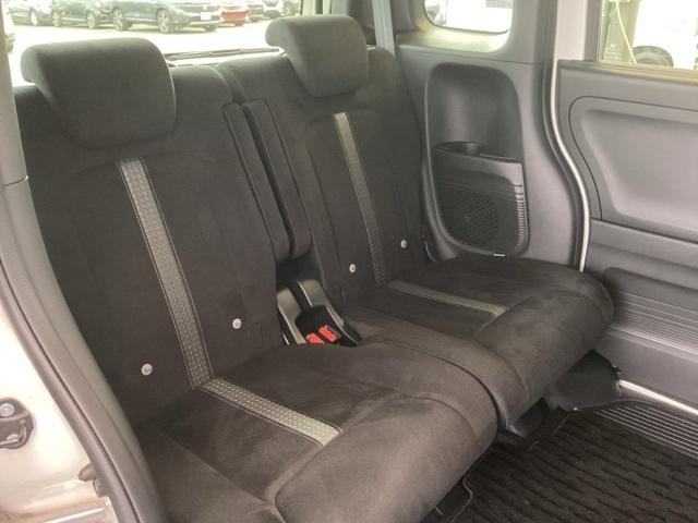 Ｎ－ＢＯＸカスタム Ｌスタイル＋ブラック　純正ナビ　フルセグ　リアカメラ　横滑防止　衝突被害軽減　Ｒカメ　パワーウィンドウ　Ａライト　カーテンエアバック　パワステ　ナビ＆ＴＶ　オートエアコン　ＡＢＳ　ベンチシート　クルコン　ＵＳＢポート（20枚目）