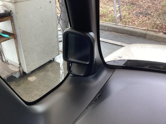 Ｎ－ＢＯＸカスタム Ｌスタイル＋ブラック　純正ナビ　フルセグ　リアカメラ　横滑防止　衝突被害軽減　Ｒカメ　パワーウィンドウ　Ａライト　カーテンエアバック　パワステ　ナビ＆ＴＶ　オートエアコン　ＡＢＳ　ベンチシート　クルコン　ＵＳＢポート（40枚目）