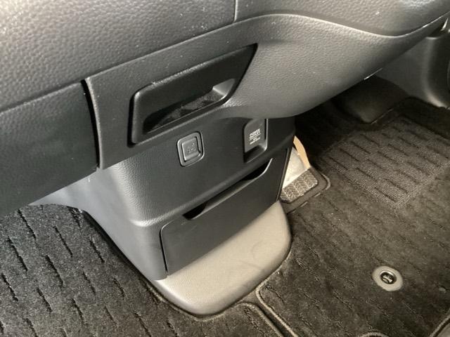 Ｎ－ＢＯＸカスタム Ｌスタイル＋ブラック　純正ナビ　フルセグ　リアカメラ　横滑防止　衝突被害軽減　Ｒカメ　パワーウィンドウ　Ａライト　カーテンエアバック　パワステ　ナビ＆ＴＶ　オートエアコン　ＡＢＳ　ベンチシート　クルコン　ＵＳＢポート（42枚目）