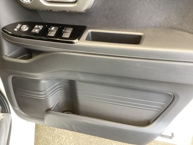 Ｎ－ＢＯＸカスタム Ｌスタイル＋ブラック　純正ナビ　フルセグ　リアカメラ　横滑防止　衝突被害軽減　Ｒカメ　パワーウィンドウ　Ａライト　カーテンエアバック　パワステ　ナビ＆ＴＶ　オートエアコン　ＡＢＳ　ベンチシート　クルコン　ＵＳＢポート（49枚目）