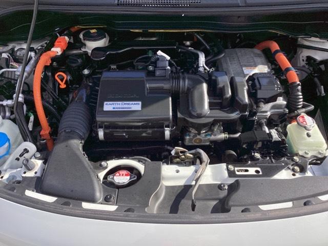 フィット ｅ：ＨＥＶリュクス　パワーウインドウ　エアコン　アイドリングストップ　禁煙　前席シートヒーター　ＥＴＣ車載器　Ｂカメラ　カーテンエアバック　ＵＳＢ接続　フルセグＴＶ　ＡＢＳ　ＬＥＤライト　エアバッグ（24枚目）