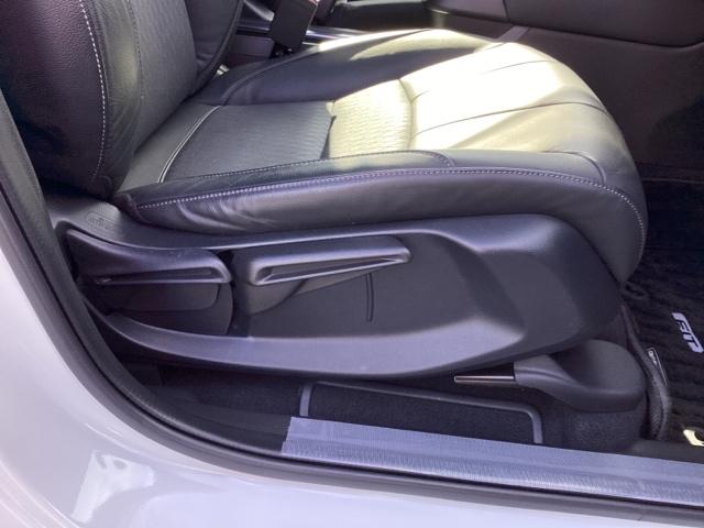 フィット ｅ：ＨＥＶリュクス　パワーウインドウ　エアコン　アイドリングストップ　禁煙　前席シートヒーター　ＥＴＣ車載器　Ｂカメラ　カーテンエアバック　ＵＳＢ接続　フルセグＴＶ　ＡＢＳ　ＬＥＤライト　エアバッグ（25枚目）