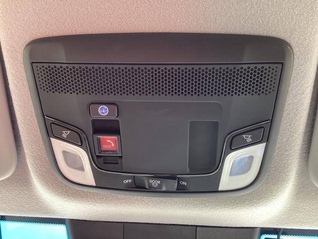 フィット ｅ：ＨＥＶリュクス　パワーウインドウ　エアコン　アイドリングストップ　禁煙　前席シートヒーター　ＥＴＣ車載器　Ｂカメラ　カーテンエアバック　ＵＳＢ接続　フルセグＴＶ　ＡＢＳ　ＬＥＤライト　エアバッグ（30枚目）