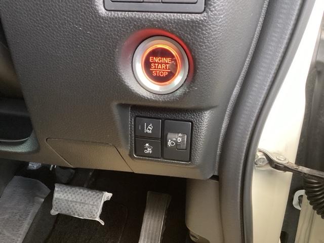 Ｎ－ＢＯＸカスタム Ｌ　純正ナビ　フルセグ　リアカメラ　両席エアバック　Ｂモニタ　ブレーキサポート　セキュリティー　ＬＥＤランプ　キーレスエントリー　ＳＲＳ　横滑り防止機能　片側電動両側スライドドア　ＤＶＤ再生機能　ＰＷ（17枚目）