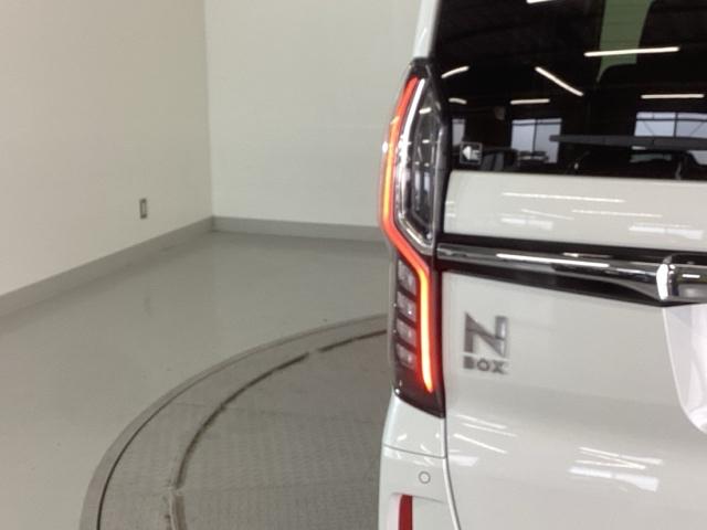 Ｎ－ＢＯＸカスタム Ｌ　純正ナビ　フルセグ　リアカメラ　両席エアバック　Ｂモニタ　ブレーキサポート　セキュリティー　ＬＥＤランプ　キーレスエントリー　ＳＲＳ　横滑り防止機能　片側電動両側スライドドア　ＤＶＤ再生機能　ＰＷ（34枚目）