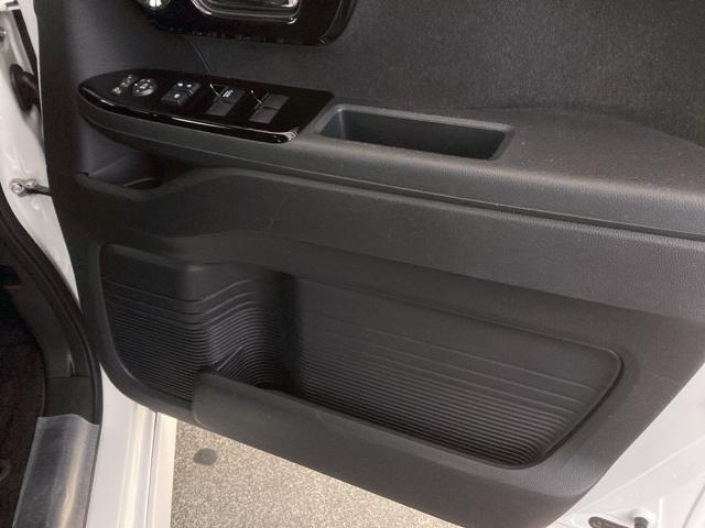 Ｎ－ＢＯＸカスタム Ｌ　純正ナビ　フルセグ　リアカメラ　両席エアバック　Ｂモニタ　ブレーキサポート　セキュリティー　ＬＥＤランプ　キーレスエントリー　ＳＲＳ　横滑り防止機能　片側電動両側スライドドア　ＤＶＤ再生機能　ＰＷ（49枚目）