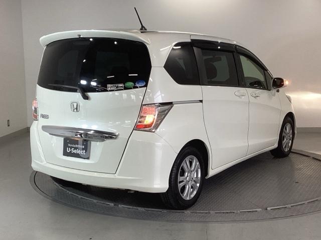 フリード ＧＨ　ＥＴＣ／純正ナビ／バックモニター　地デジＴＶ　キーフリー　ＥＴＣ付き　リアカメラ　ＡＣ　盗難防止装置　ナビＴＶ　ＤＶＤ　ＳＲＳ　Ｗエアバッグ　パワーウィンドウ　パワーステアリング　スマートキー　ＡＢＳ（8枚目）