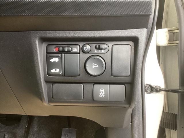 フリード ＧＨ　ＥＴＣ／純正ナビ／バックモニター　地デジＴＶ　キーフリー　ＥＴＣ付き　リアカメラ　ＡＣ　盗難防止装置　ナビＴＶ　ＤＶＤ　ＳＲＳ　Ｗエアバッグ　パワーウィンドウ　パワーステアリング　スマートキー　ＡＢＳ（16枚目）