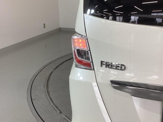 フリード ＧＨ　ＥＴＣ／純正ナビ／バックモニター　地デジＴＶ　キーフリー　ＥＴＣ付き　リアカメラ　ＡＣ　盗難防止装置　ナビＴＶ　ＤＶＤ　ＳＲＳ　Ｗエアバッグ　パワーウィンドウ　パワーステアリング　スマートキー　ＡＢＳ（30枚目）