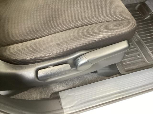 フリード ＧＨ　ＥＴＣ／純正ナビ／バックモニター　地デジＴＶ　キーフリー　ＥＴＣ付き　リアカメラ　ＡＣ　盗難防止装置　ナビＴＶ　ＤＶＤ　ＳＲＳ　Ｗエアバッグ　パワーウィンドウ　パワーステアリング　スマートキー　ＡＢＳ（40枚目）