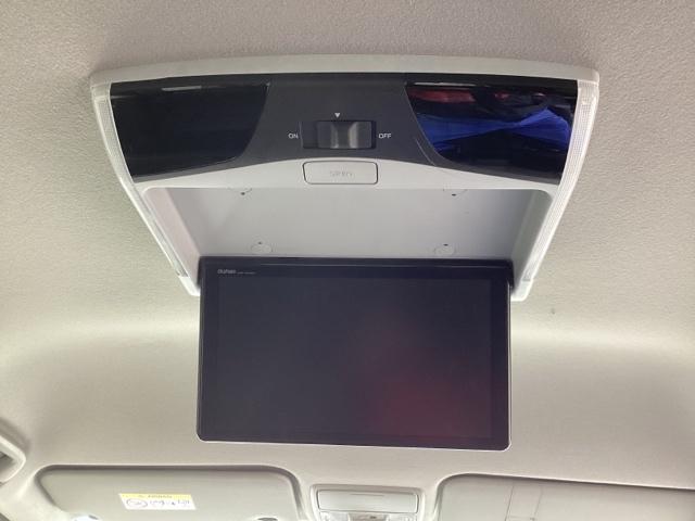 ���A�ȃ��j�^�[������΁A�㕔���Ȃł����ʂŉf�����y���߂܂��B�����Ԃ̃h���C�u��������҂�O�������܂���B