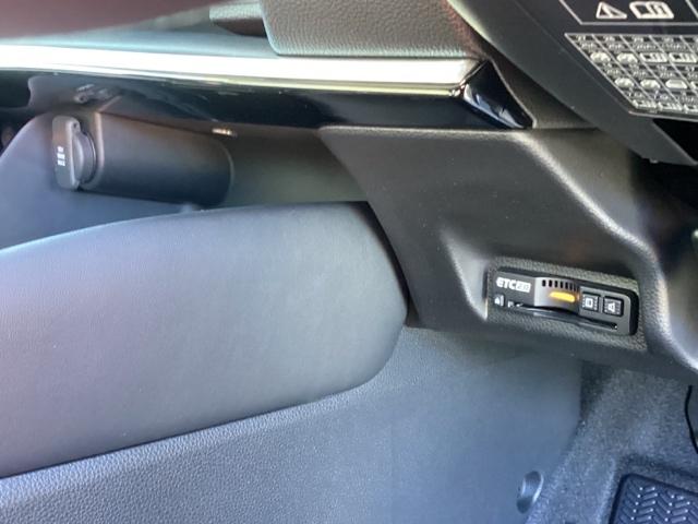 ヴェゼル e:HEVZ HondaCONNECTディスプレイ ドラレコ Sヒータ 地デジフルセグTV 定期点検記録簿 電動テールゲート サイドエアバッグ 後カメラ 前後障害物センサー 横滑防止装置 エアコン パワステ ABS(14枚目)