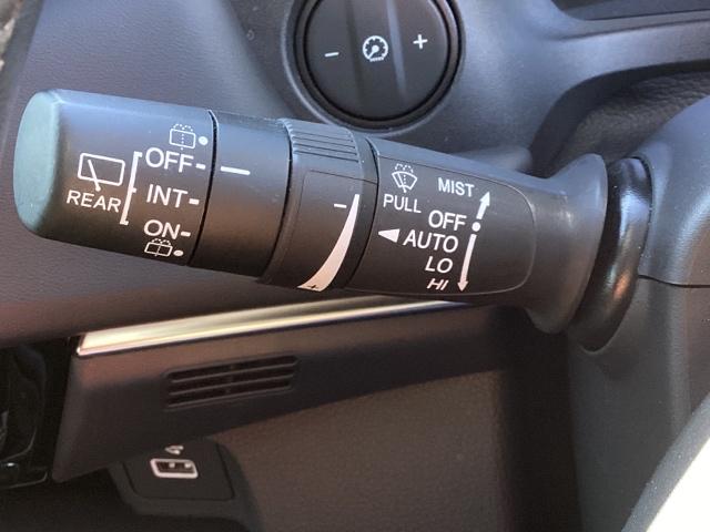 ヴェゼル e:HEVZ HondaCONNECTディスプレイ ドラレコ Sヒータ 地デジフルセグTV 定期点検記録簿 電動テールゲート サイドエアバッグ 後カメラ 前後障害物センサー 横滑防止装置 エアコン パワステ ABS(17枚目)