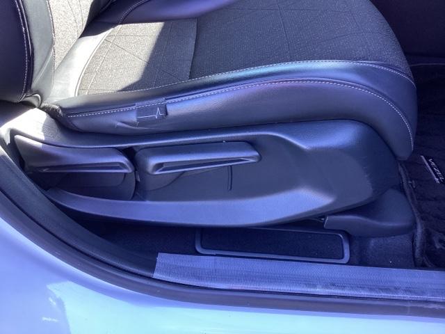 ヴェゼル e:HEVZ HondaCONNECTディスプレイ ドラレコ Sヒータ 地デジフルセグTV 定期点検記録簿 電動テールゲート サイドエアバッグ 後カメラ 前後障害物センサー 横滑防止装置 エアコン パワステ ABS(24枚目)