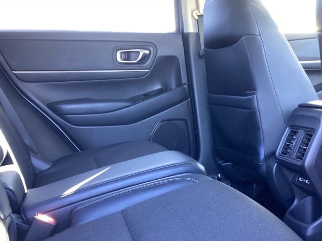 ヴェゼル e:HEVZ HondaCONNECTディスプレイ ドラレコ Sヒータ 地デジフルセグTV 定期点検記録簿 電動テールゲート サイドエアバッグ 後カメラ 前後障害物センサー 横滑防止装置 エアコン パワステ ABS(38枚目)