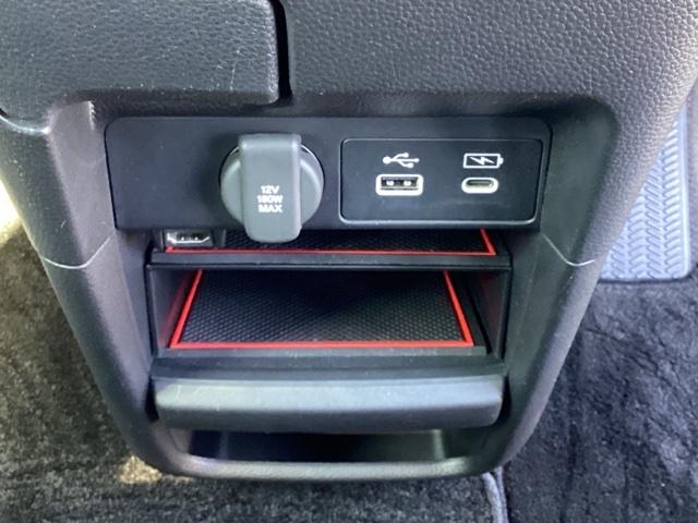 �y�A�N�Z�T���[�\�P�b�g�i�d���\�P�b�g�j�z�d������P�[�u�����Ȃ��΁A�X�}�[�g�t�H���Ȃǂ̓d�q�@��̏[�d�Ȃǂ��s�����Ƃ��ł��܂��I�Q�[���@���A�J�����̏[�d�ɂ��֗��ł��ˁB