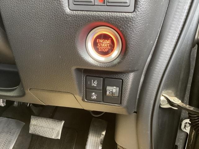 Ｎ－ＢＯＸカスタム Ｌ　純正ナビ　フルセグ　リアカメラ　シートヒーター付き　助手席エアバック　Ｂカメ　ナビ・ＴＶ　ＬＥＤ　エアバッグ　パワーウインドウ　クルコン　エアコン　スマートキーＰスタート　ＵＳＢ　キーレスエントリー（17枚目）