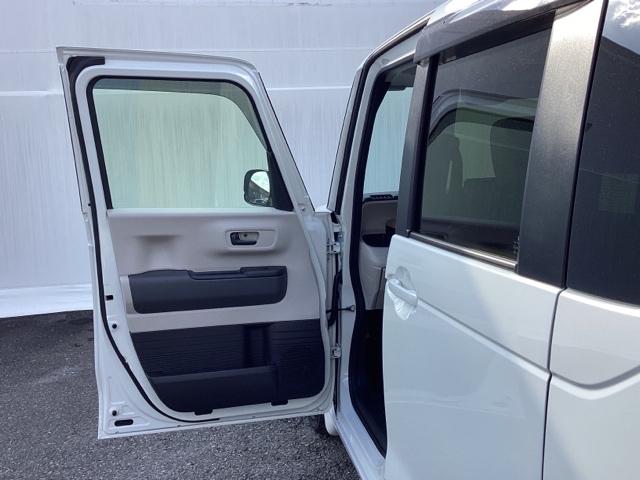 Ｎ－ＢＯＸ ベースグレード　ＨｏｎｄａＣＯＮＮＥＣＴ対応純正メモリーナビ　ドラレコ　踏み間違い防止装置　パワーステアリング　前席シートヒーター　インテリキー　イモビ　クルーズコントロール　ＬＥＤランプ　パワーウィンドウ　Ｄレコ（31枚目）