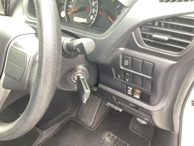 �G���W���̓C�O�j�b�V�����ɃL�[���������ނ��ƂŎn�����܂��B