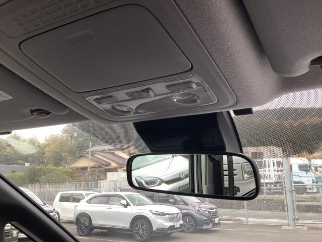 �T���O���X�{�b�N�X�B�^�]�ȑ����烏���^�b�`�ŊȒP�Ɏ��o�����Ƃ��\�ł��B