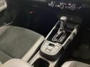 停車中にブレーキペダルを踏み続けなくてもブレーキ保持ができるオートマチックブレーキホールド機能もついております。