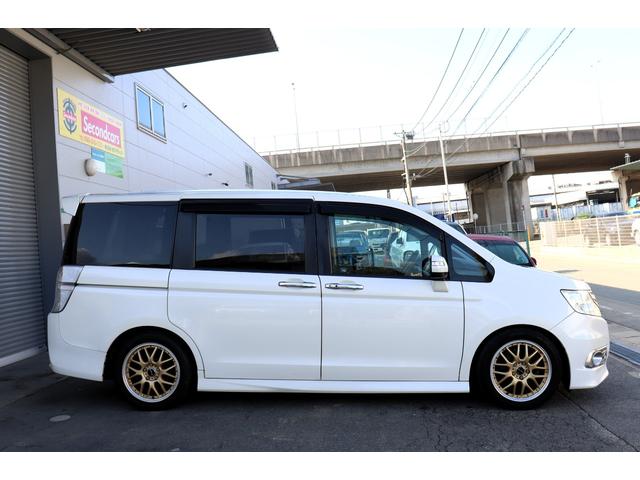 ステップワゴンスパーダ Ｚ　１年保証　ナビ・フルセグテレビ・Ｂｌｕｅｔｏｏｔｈ・バックモニター　ＥＴＣ　両側パワースライドドア　スマートキー　社外１７インチアルミ　パドルシフト　ローダウン（8枚目）