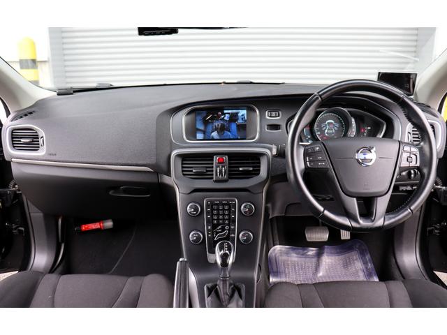Ｖ４０ Ｔ４　ナビ・フルセグテレビ・Ｂｌｕｅｔｏｏｔｈ　走行中ＴＶ　バックモニター　ＥＴＣ　ブラインドスポットモニター衝突軽減レーンキープ　取説・保証書・記録簿　ＬＥＤライトバルブ（2枚目）