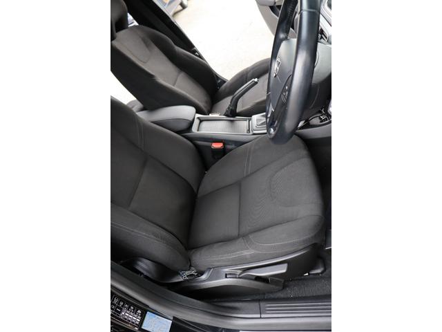 Ｖ４０ Ｔ４　ナビ・フルセグテレビ・Ｂｌｕｅｔｏｏｔｈ　走行中ＴＶ　バックモニター　ＥＴＣ　ブラインドスポットモニター衝突軽減レーンキープ　取説・保証書・記録簿　ＬＥＤライトバルブ（26枚目）