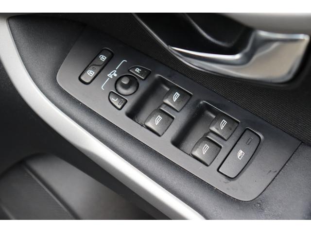 Ｖ４０ Ｔ４　ナビ・フルセグテレビ・Ｂｌｕｅｔｏｏｔｈ　走行中ＴＶ　バックモニター　ＥＴＣ　ブラインドスポットモニター衝突軽減レーンキープ　取説・保証書・記録簿　ＬＥＤライトバルブ（28枚目）